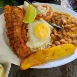 Food in Medellin: Pandeja paisa