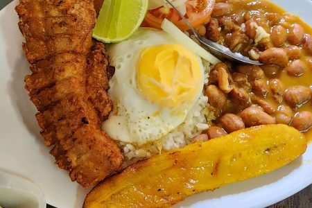 Food in Medellin: Pandeja paisa