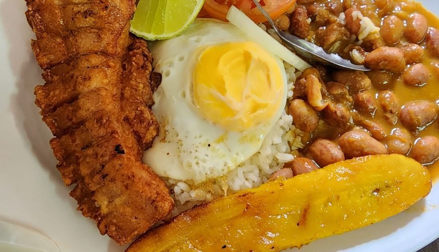 Food in Medellin: Pandeja paisa